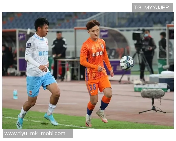 未来可期20岁泰山小将依木兰在收官战中成功迎来中超首秀